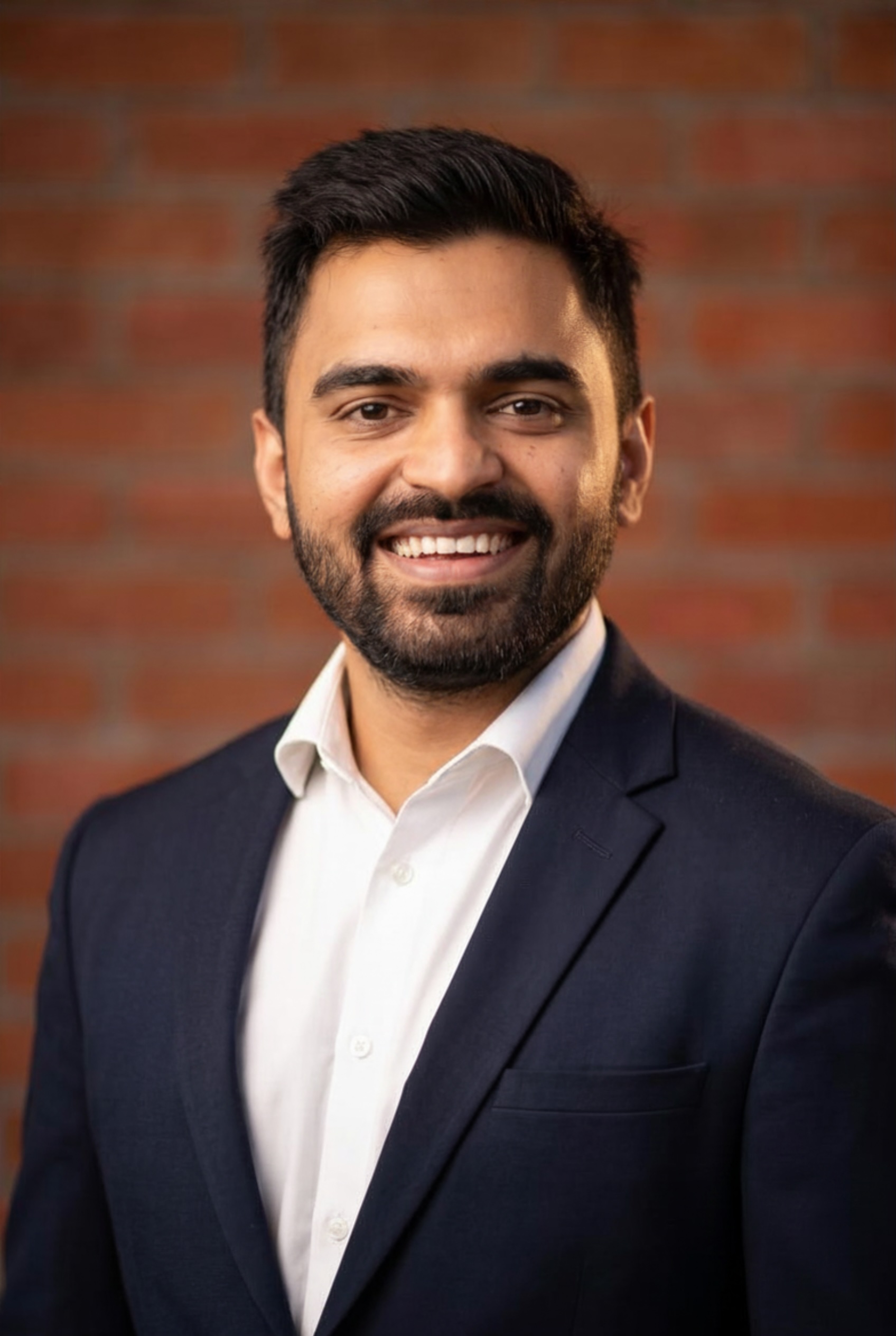 Abhi Bavishi author photo