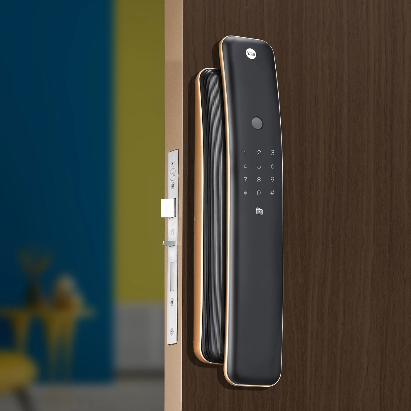 Yale Luna Pro — Yale manufacturer product view 3